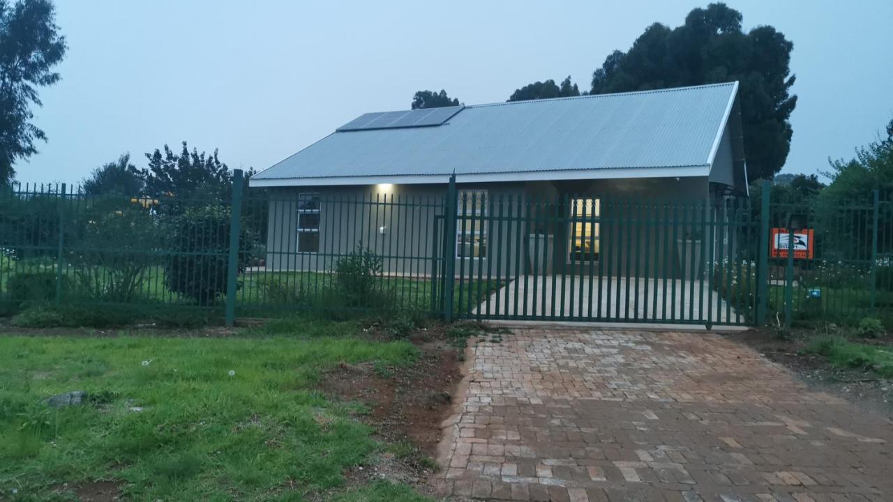 SiriMiri Cottage Dullstroom Esterno foto